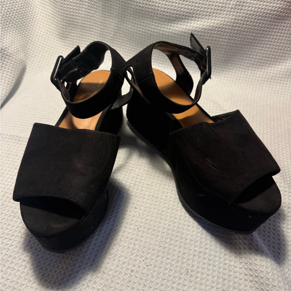 American Eagle Black Platform Ankle-Strap Sandals - Women's